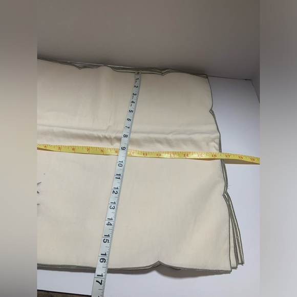NWOT never used Vintage set of 12 embroidery linen napkin size 16 1/2 x 16 1/2 - Picture 4 of 6